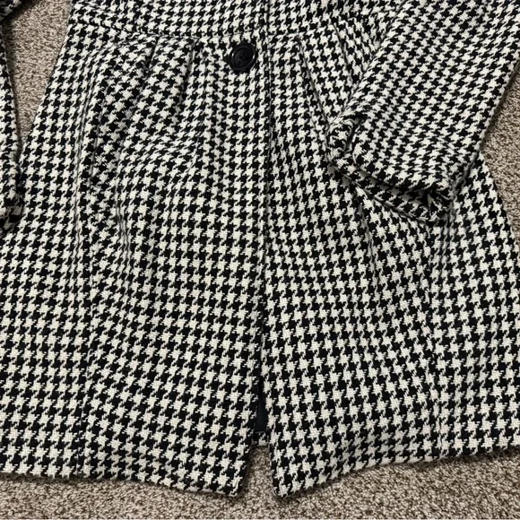 Bitten by Sarah Jessica Parker Black and White Pea Coat Like New! - Picture 4 of 5